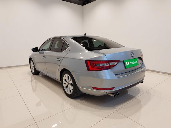 Superb 2016 TSI330 DSG photo 4