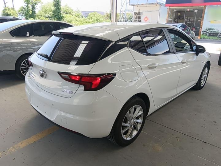 Verano 2016 Hatchback 15S AT Progressive photo 4
