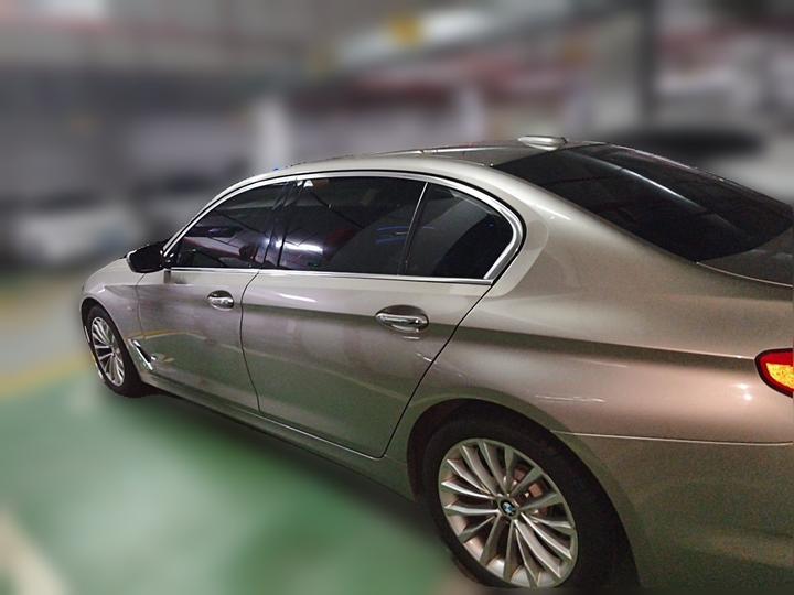 5 Series 2018 525Li Luxury photo 4