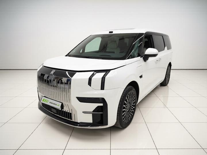009 2024 6-Seater Executive AWD 108kWh
