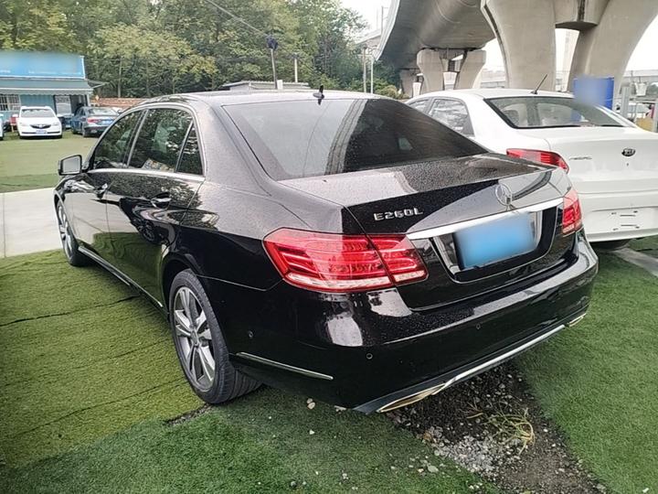 E-Class 2015 Facelift E 180 L Sport photo 4