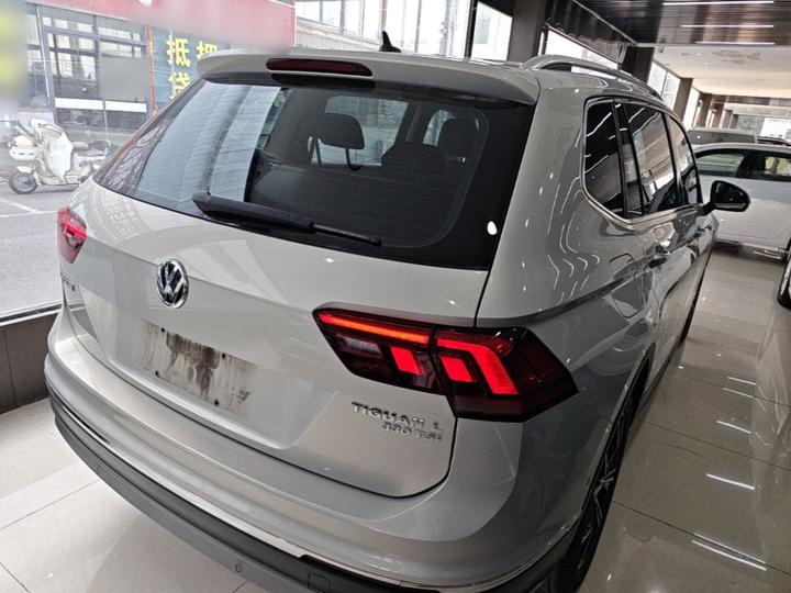 Tiguan L 2019 330TSI AT RWD Luxury China V photo 4