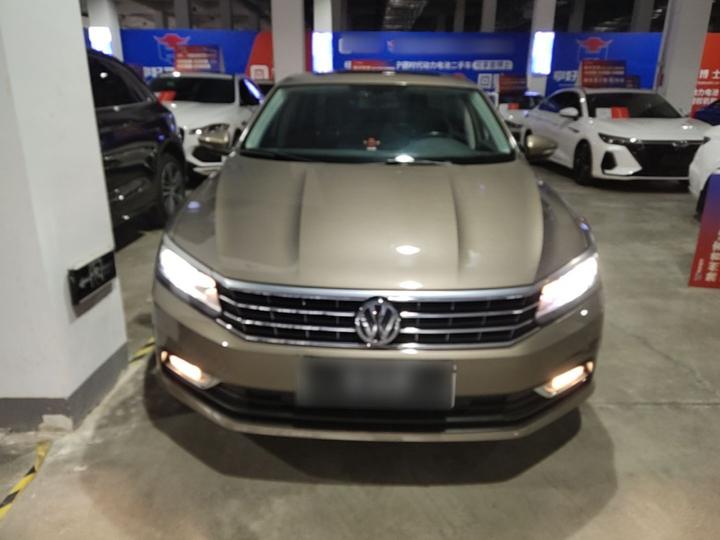 Passat 2017 330TSI DSG photo 2