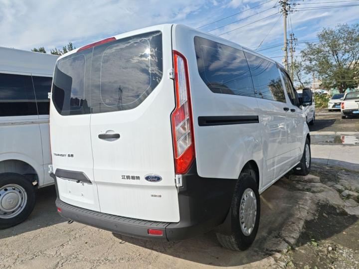 Transit 2017 2.0T Diesel Short Wheelbase China V photo 4