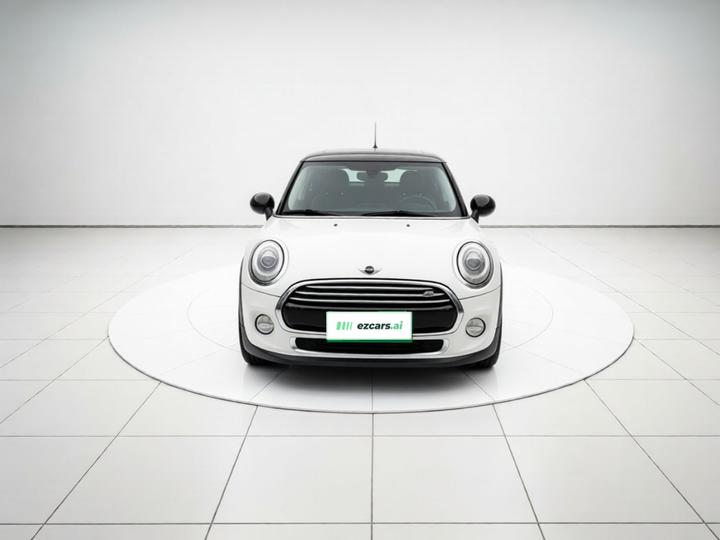 2016 1.5T COOPER 5-Door photo 2