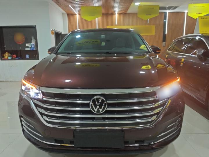 Viloran 2024 380TSI Premium photo 2