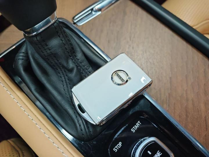 XC90 2017 T6 7-Seater photo 8