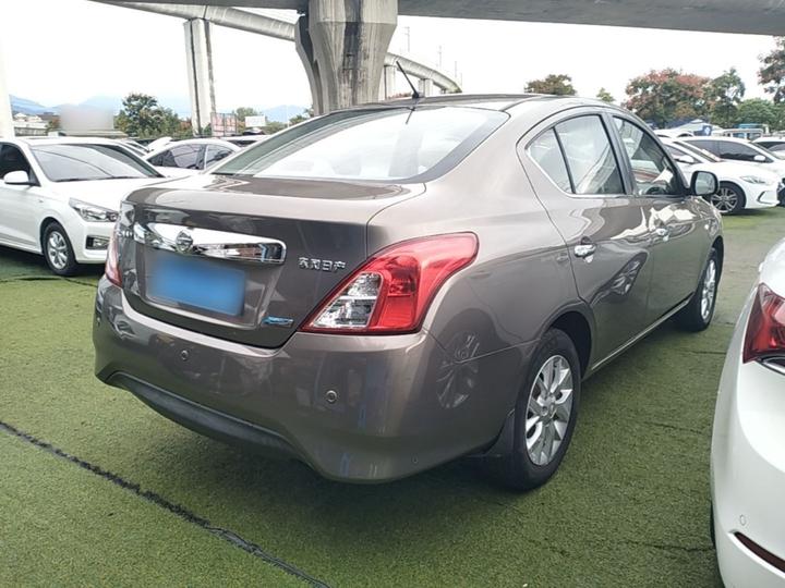2014 1.5XL MT Luxury photo 6