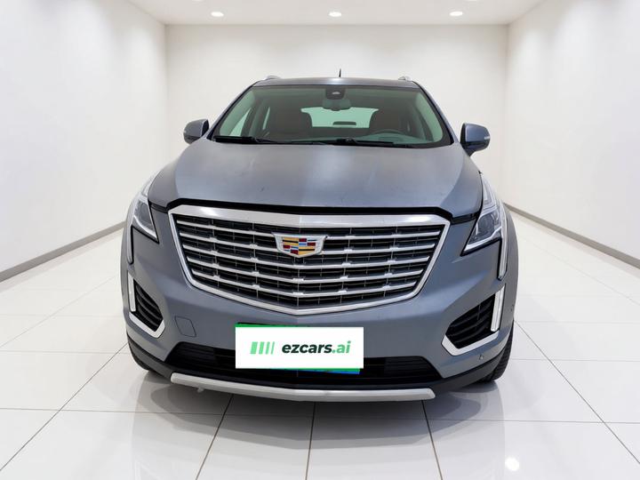 XT5 2018 28E AWD Platinum photo 2
