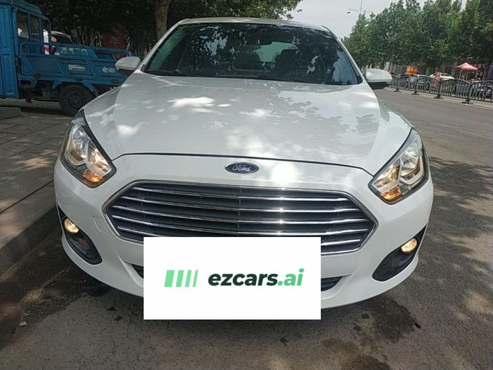 Escort 2015 1.5L AT Comfort photo 2