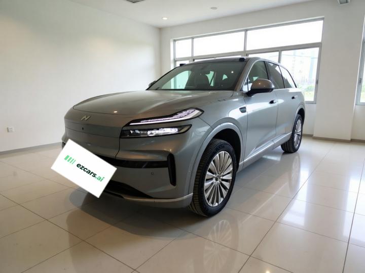 L90 2025 Ultra 6-Seater 60