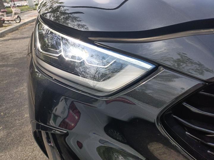 Crown 2022 2.5L HEV AWD Luxury photo 7
