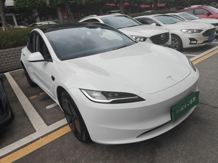 Model 3 2023 RWD photo 3