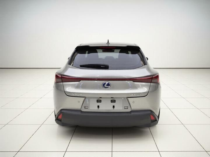 UX 2020 260h photo 5