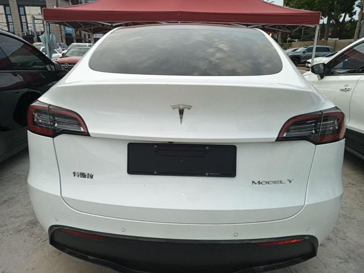 Model Y 2022 Long Range AWD photo 5