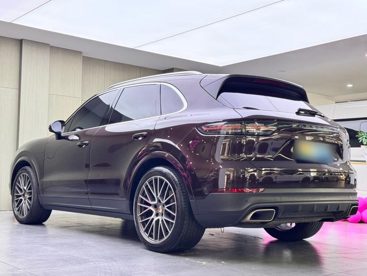 2022 Cayenne 3.0T Platinum photo 3