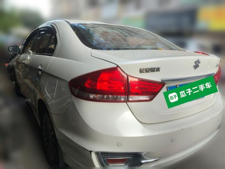 2015 1.6L AT photo 4