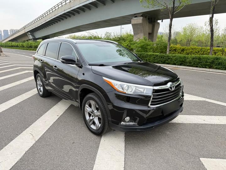 Highlander 2017 2.0T AWD Luxury 7-Seater photo 3