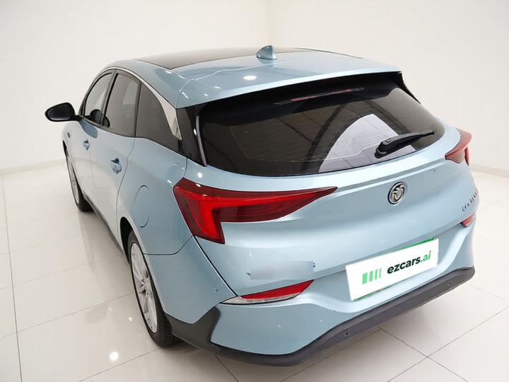 6 2020 PHEV photo 4