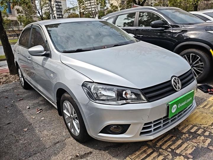 2015 1.6L AT Comfort photo 3