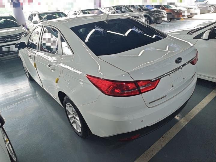 Escort 2019 1.5L AT photo 4