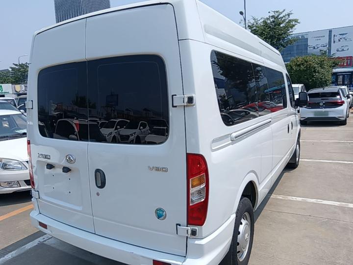 MAXUS V80 2021 2.0T MT Classic Long Wheelbase 6/7/8/9-Seater photo 4
