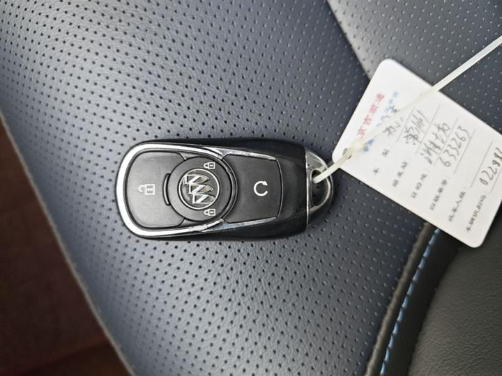 6 2022 PHEV Smart photo 8