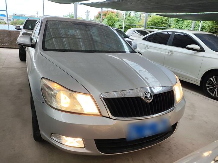 Octavia 2014 1.6L AT photo 2