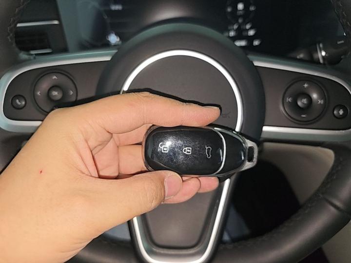 Li Auto ONE 2020 EREV 6-Seater photo 8