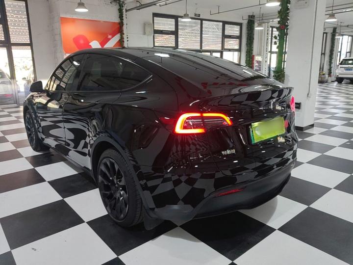 Model Y 2022 Facelift RWD photo 4