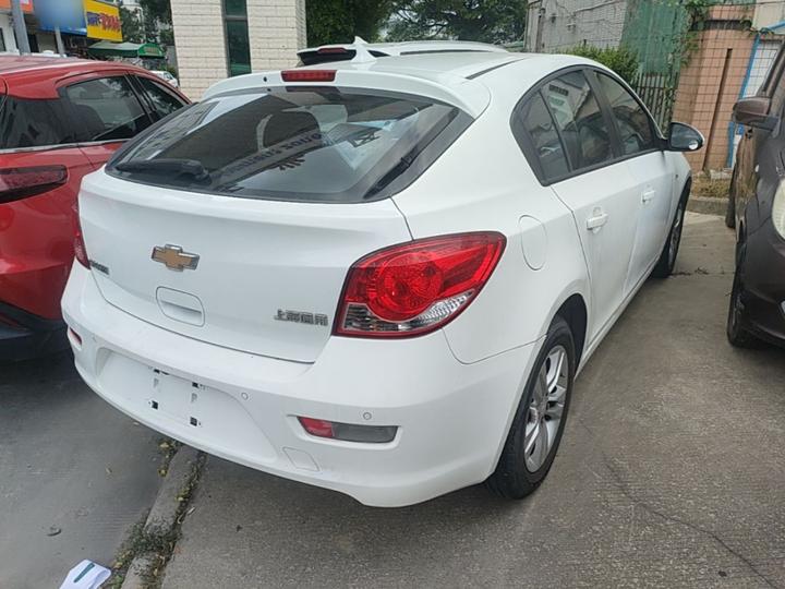 2013 Hatchback 1.6L AT Luxury photo 4