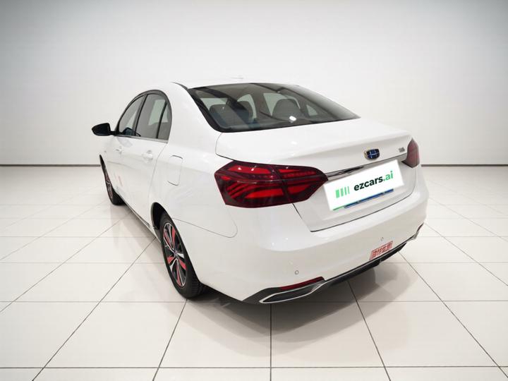 Emgrand 2018 1.5L CVT photo 4