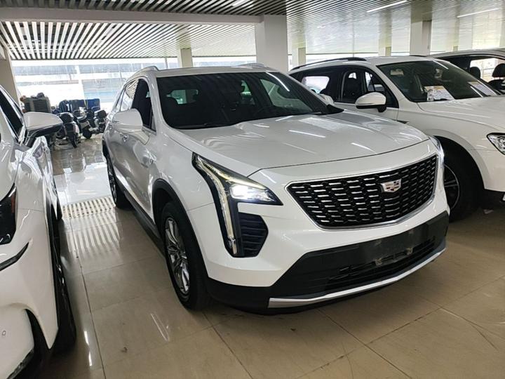 XT4 2018 28T RWD Leading photo 3