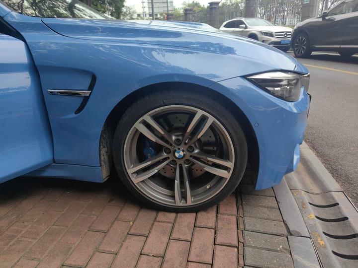 M4 2017 M4 Convertible Coupe photo 8