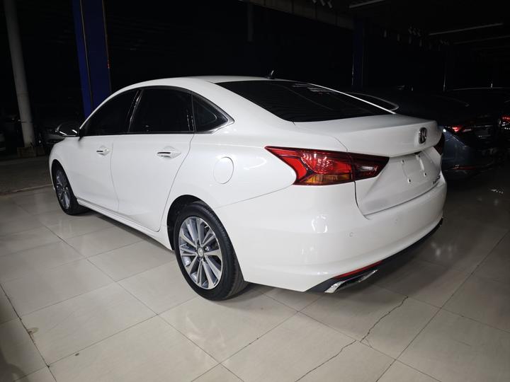 CC 2020 1.5T AT photo 2