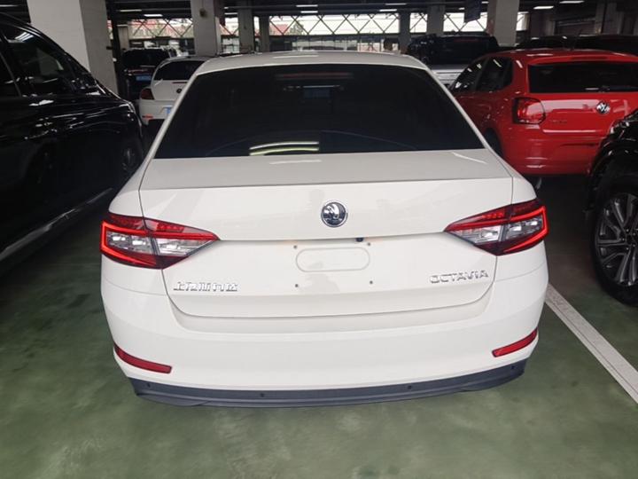 Octavia 2022 1.5L AT Comfort photo 3