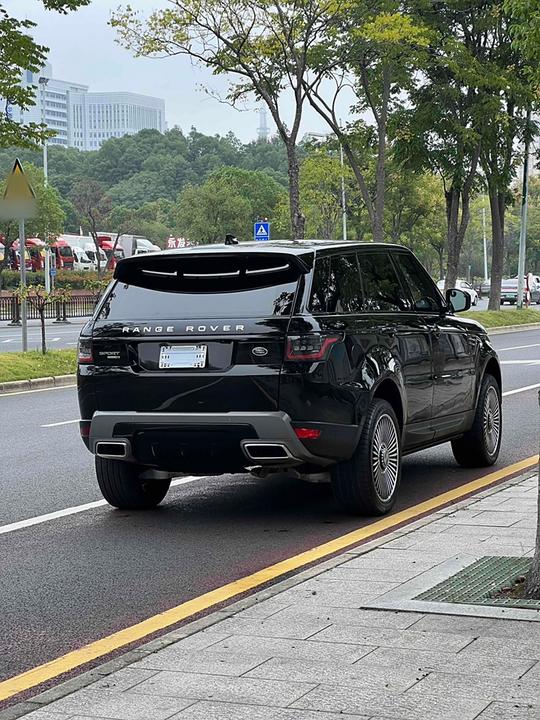 Range Rover Sport Parallel Import photo 3