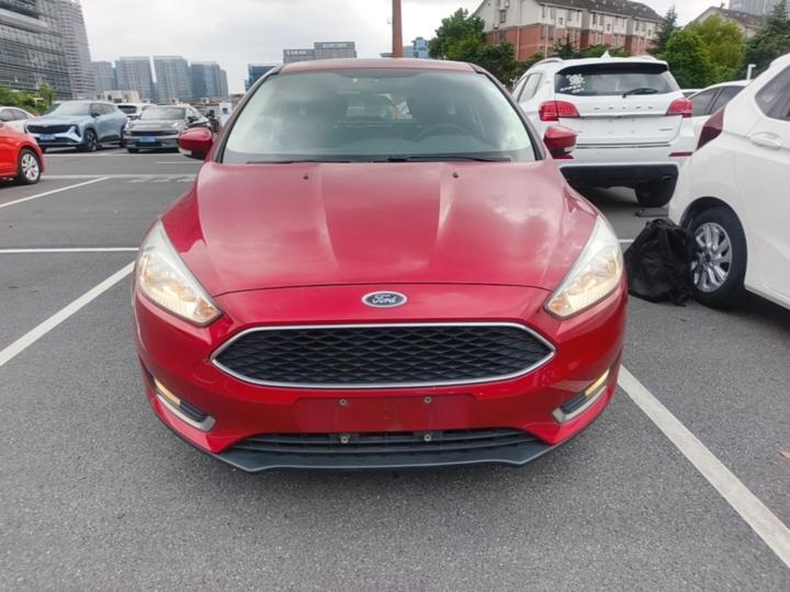 Focus 2017 Hatchback EcoBoost 180 AT Elite photo 2