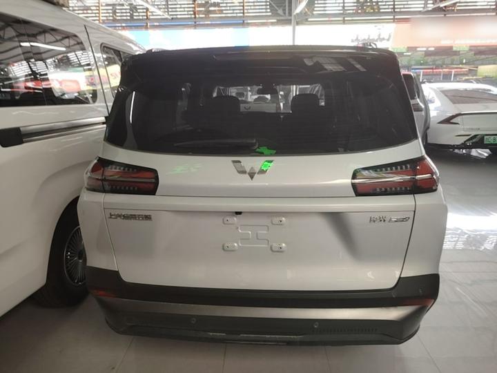 560 EV 2026 EV 500km Luxury photo 5