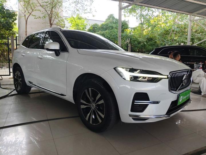 XC60 2023 B5 AWD Luxury photo 3