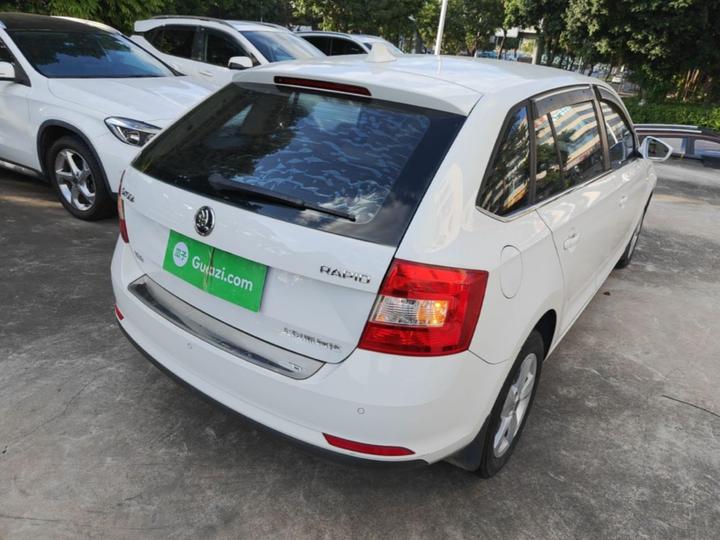 Rapid Spaceback 2016 Facelift 1.6L AT photo 6