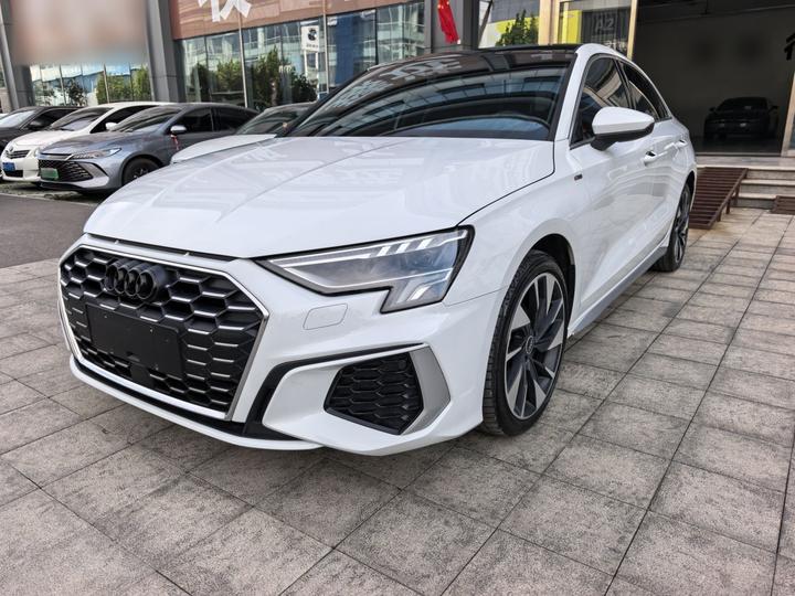A3 2022 A3L Limousine 35 TFSI Fashion Sport