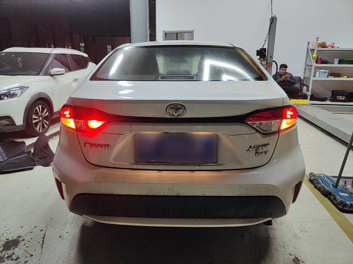 Levin 2022 185T CVT Luxury photo 5