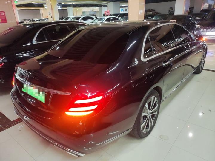 E-Class EV 2020 E 300 e L photo 4