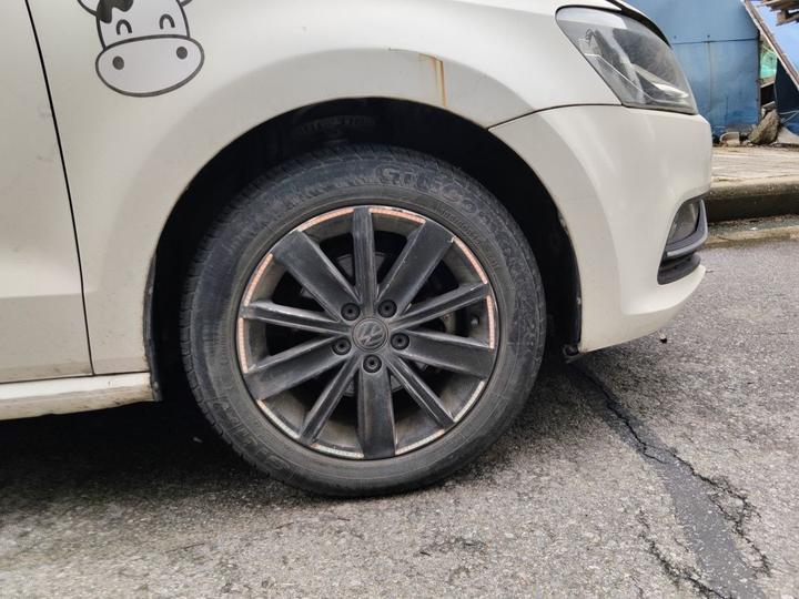 Polo 2016 1.6L AT Comfort photo 8