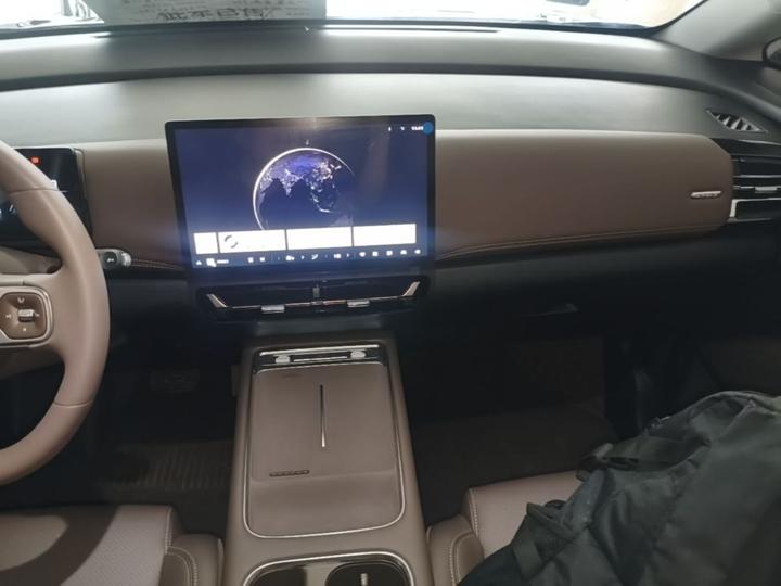 730 EV 2025 125km Luxury photo 8