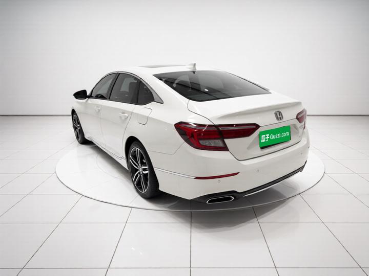 2022 Hybrid 2.0L photo 4