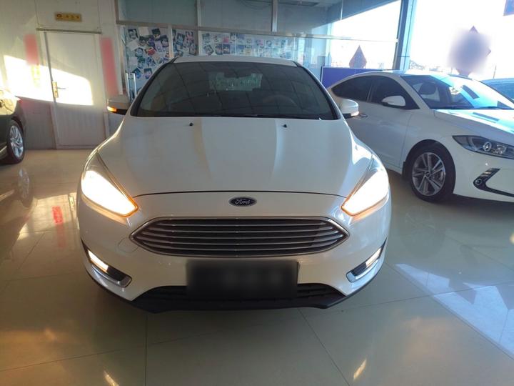 Focus 2017 Sedan 1.6L AT Fashion photo 2