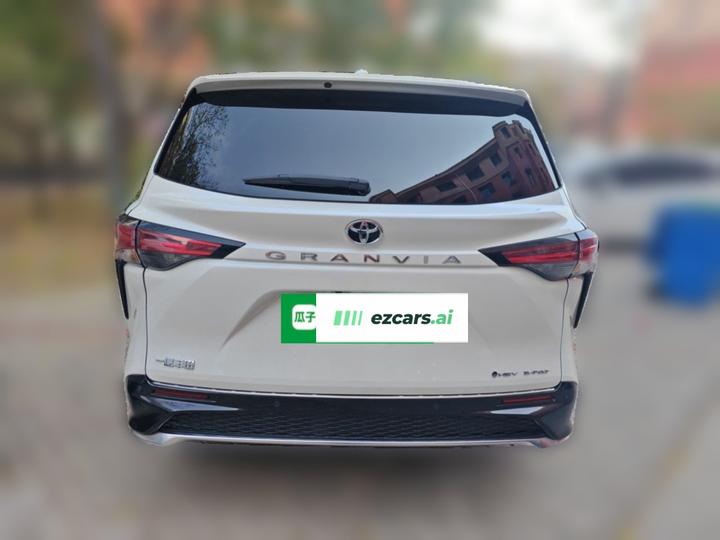 Granvia 2024 2.5L Hybrid Premium PLUS AWD photo 5