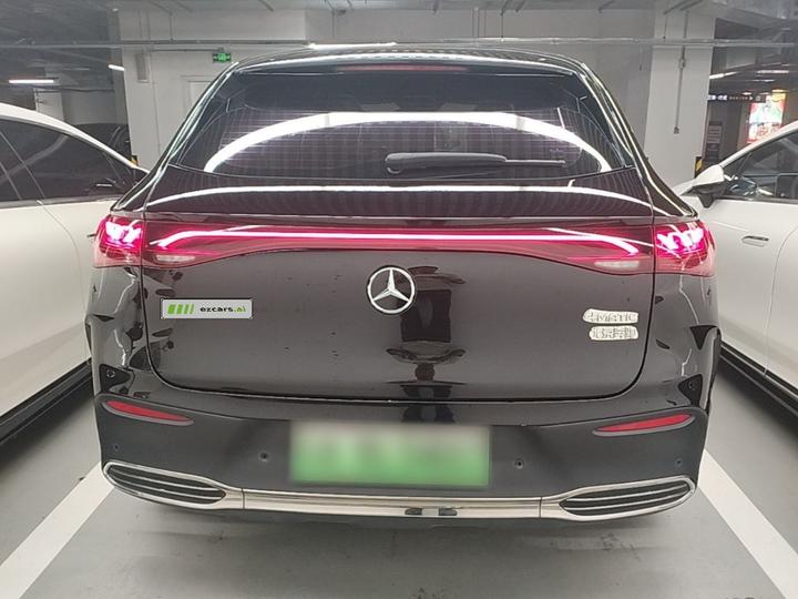 EQE SUV 2023 350 4MATIC Luxury photo 5